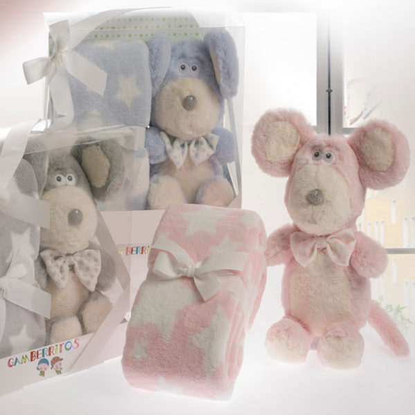Peluche de ratón con manta
